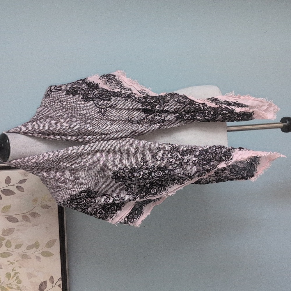 Lace print square scarf/wrap